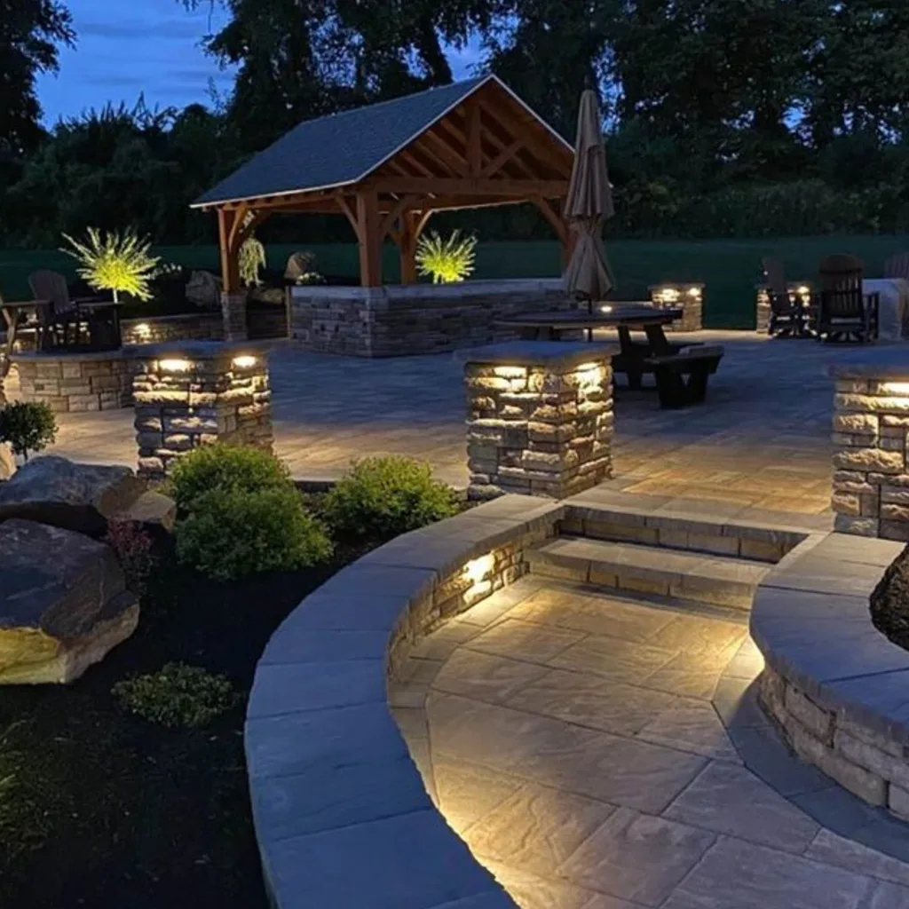 How to Choose the Best Landscaping Lights for Your Yard